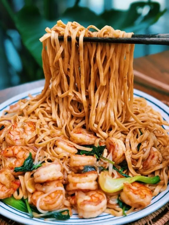 Spicy Thai Basil Shrimp Lo Mein