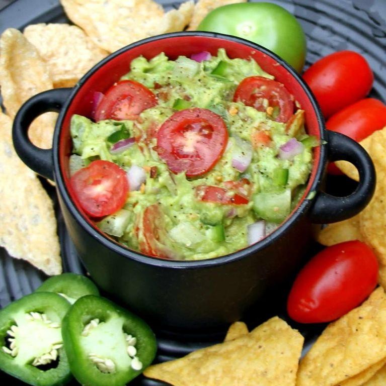 Spicy Tomatillo Guacamole