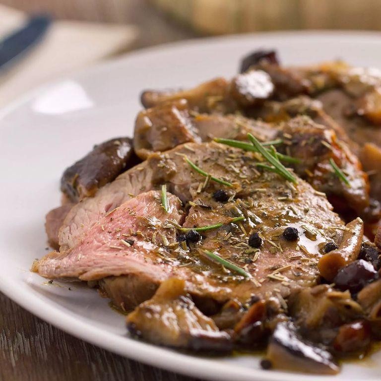 Standing Rib Roast with Mushroom Gravy