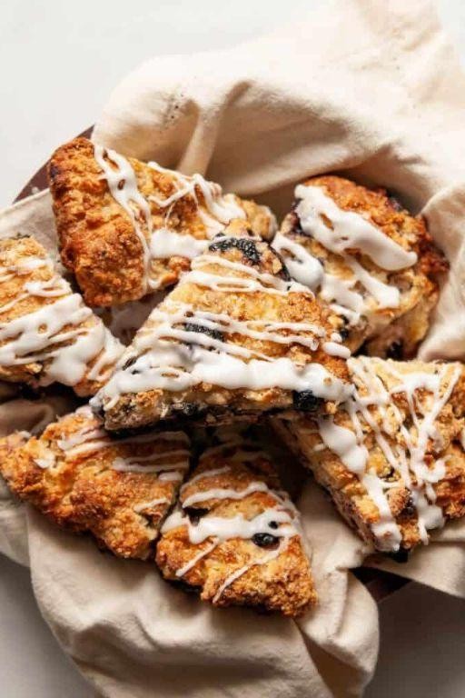 Starbucks Style Caramel Drizzle Scones