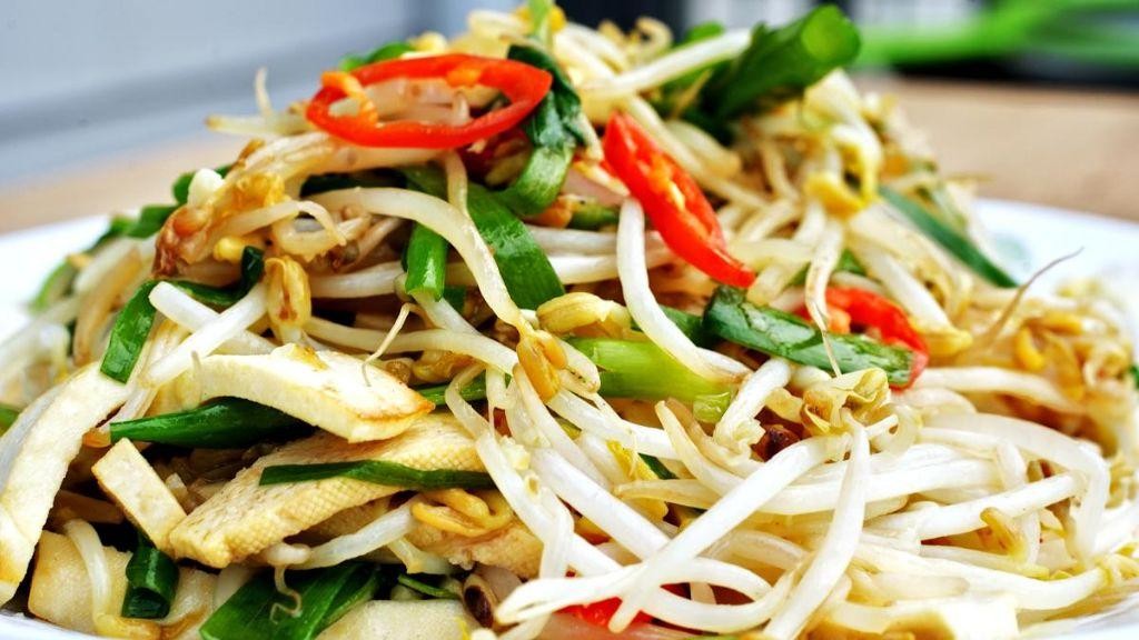 Stir-Fried Bean Sprouts with Garlic