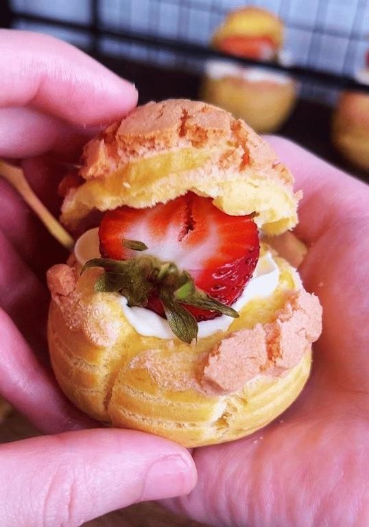 Strawberry Mochi Cream Puffs
