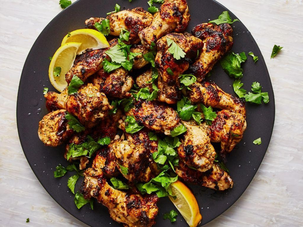 Tandoori Chicken Wings with Lemon Wedges