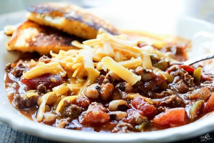 Texas Chili with Black-Eyed Peas and Bacon