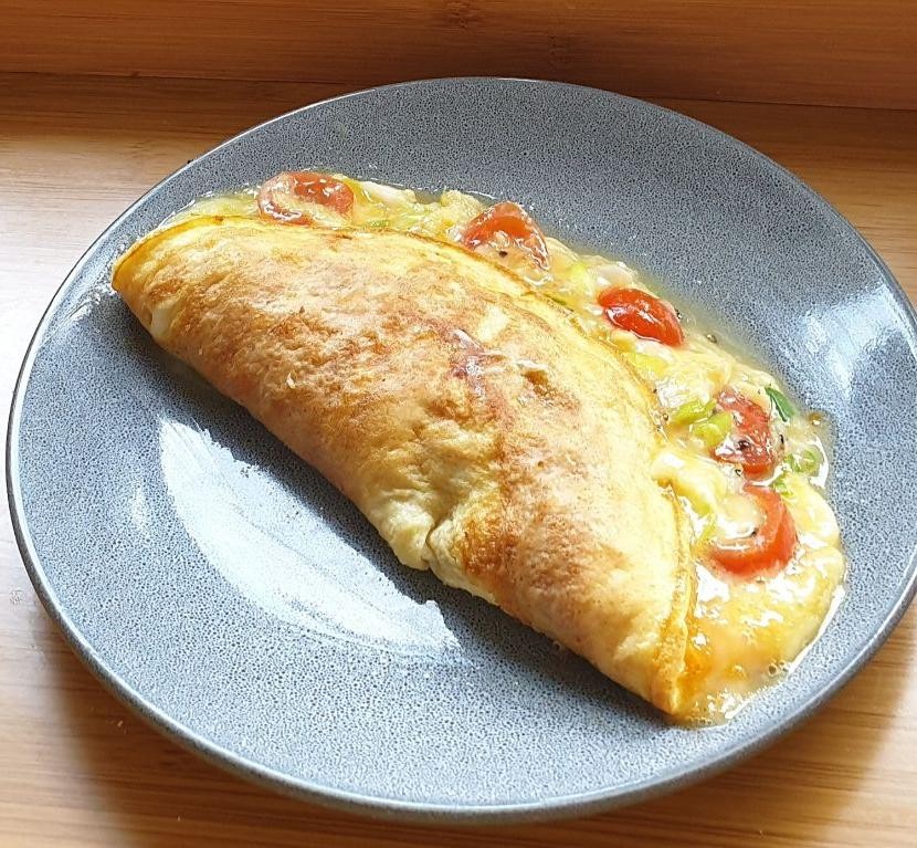 Tomato and cheese omelet