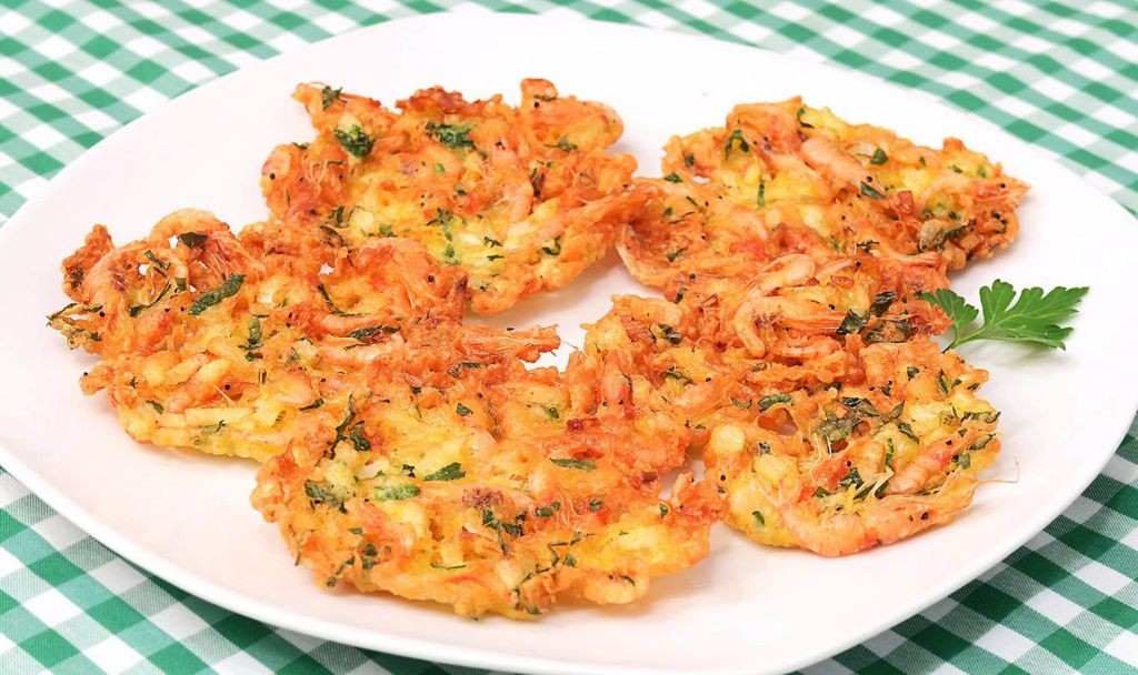 Tortillitas de camarones (shrimp fritters)