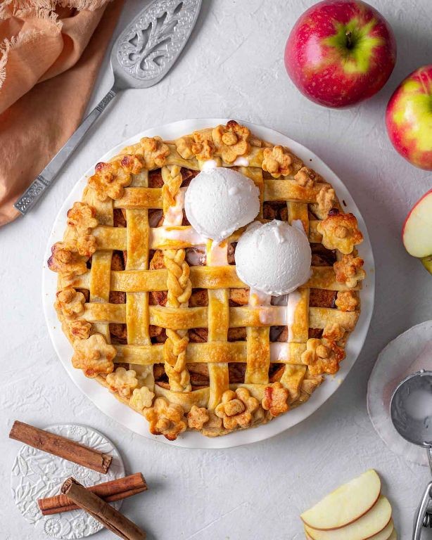 Vegan Apple Pie with Coconut Cream