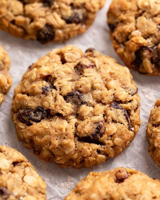 Vegan Oatmeal Raisin Cookies