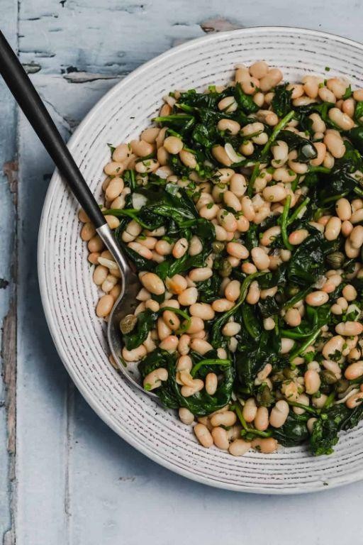 White Bean and Spinach Salad with Garlic Dressing