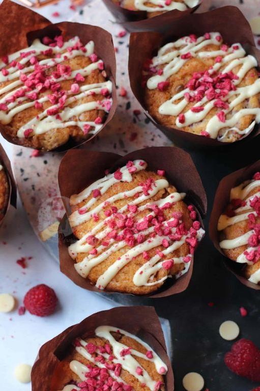 White Chocolate and Raspberry Christmas Muffins