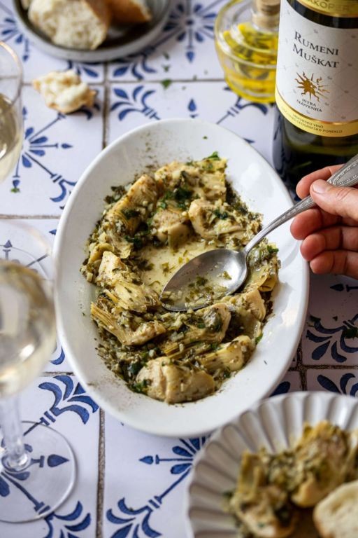 Whole Artichokes in White Wine and Garlic Sauce