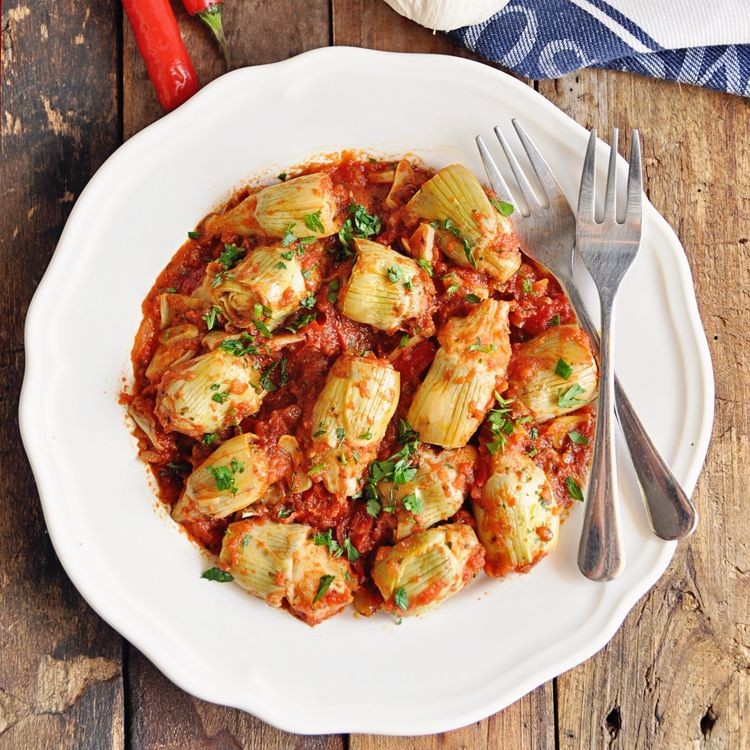 Whole Artichokes in a Spicy Tomato Sauce