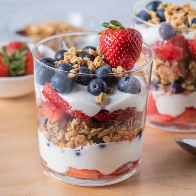 Yogurt Parfait with Granola and Berries