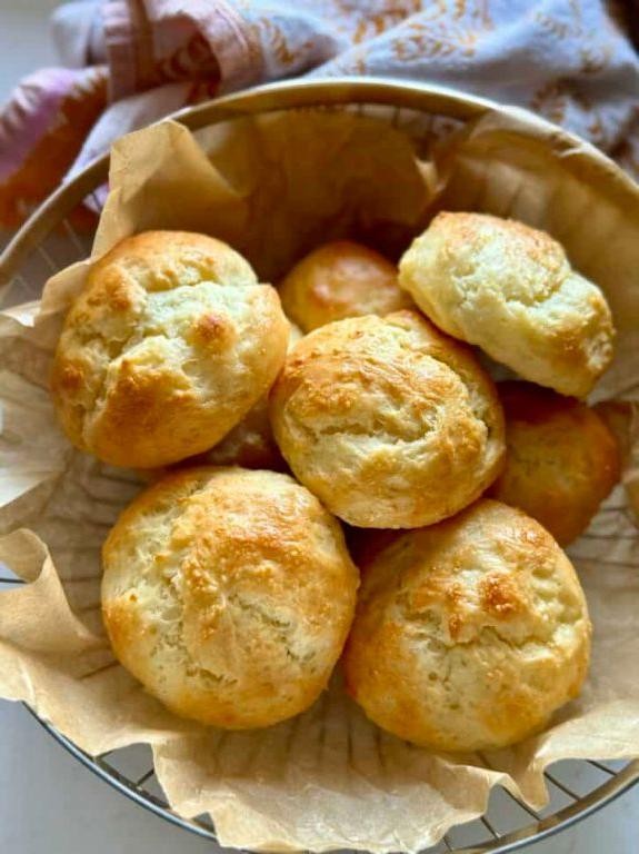 2 Ingredient Dough Dinner Rolls