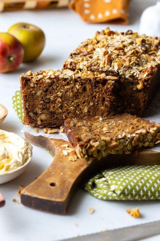 Apple Oatmeal Bread with Walnuts