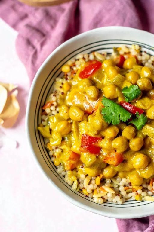 Apple and Chickpea Curry