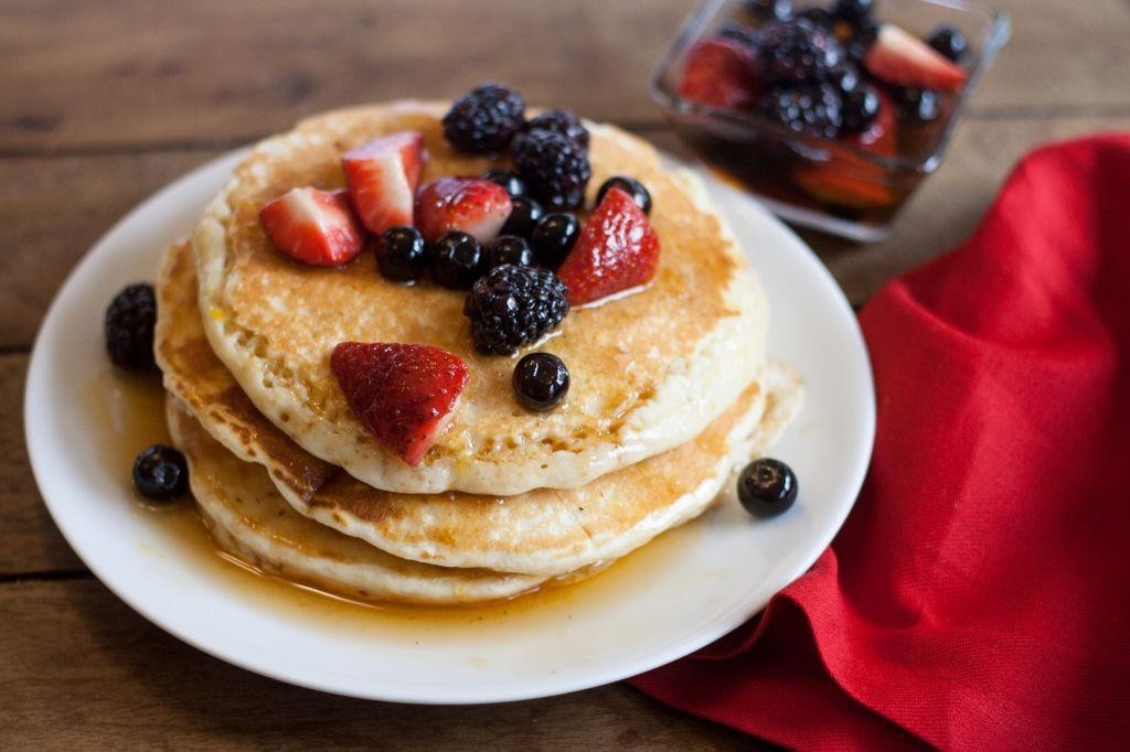 Aronia Berry Pancakes with Maple Syrup