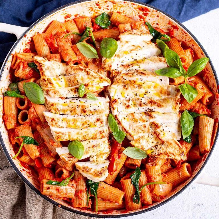 Arrabbiata Sauce with Grilled Chicken and Fettuccine