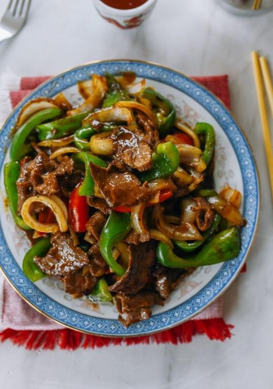 Asian-Inspired Pepper Steak with Green Onions
