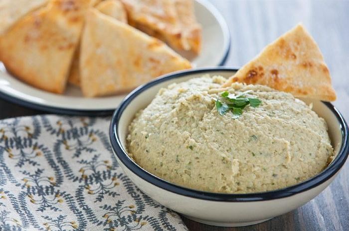 Baby Lima Beans Hummus with Toasted Pita