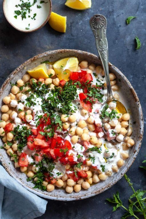Bahraini Chickpea and Yogurt Salad