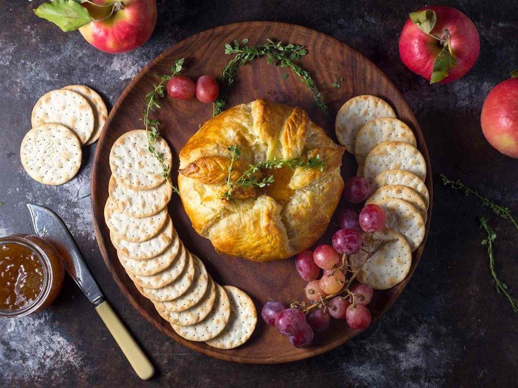 Baked Brie en Croûte with Fig Jam