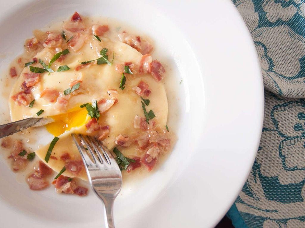 Baked Pasta with Runny Egg Yolk