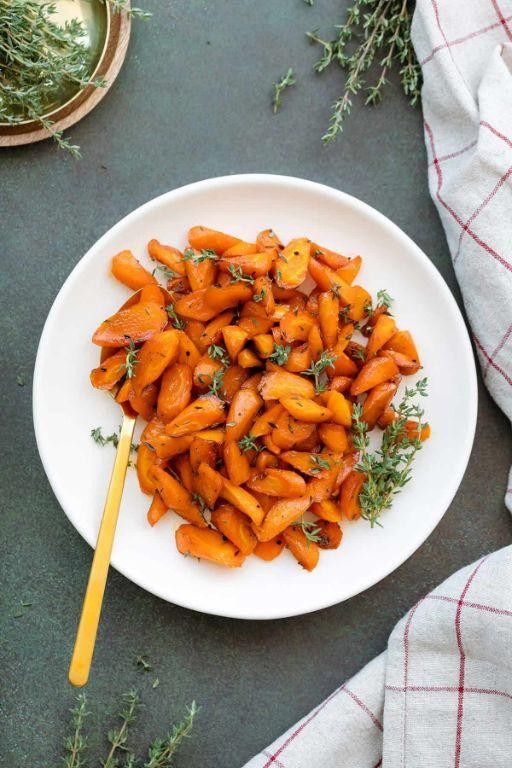 Balsamic Glazed Carrots with Thyme