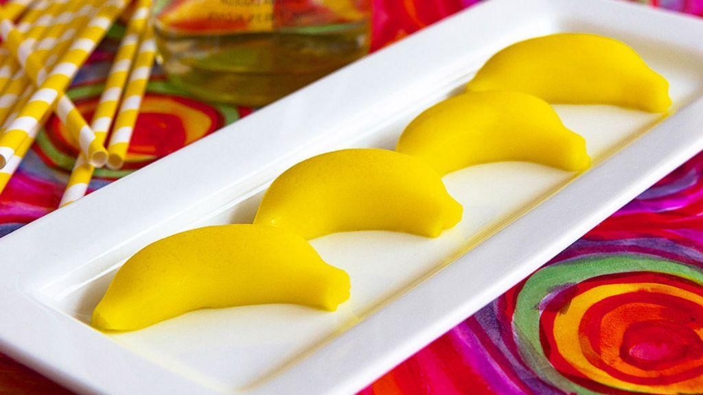 Banana Rum Cream Jello Shooters