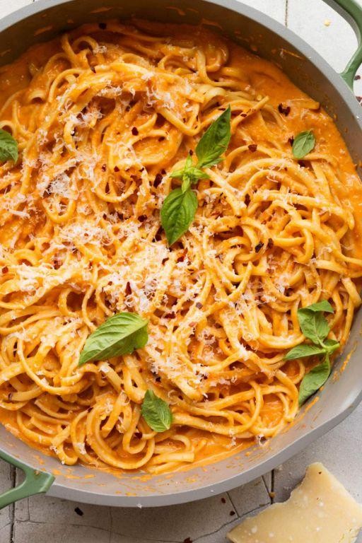 Bell Pepper and Tomato Pasta with Fresh Basil
