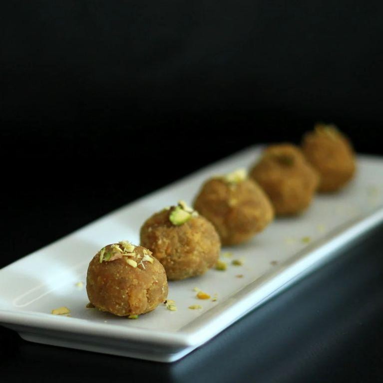 Besan Laddu (Sweet Chickpea Flour Balls)