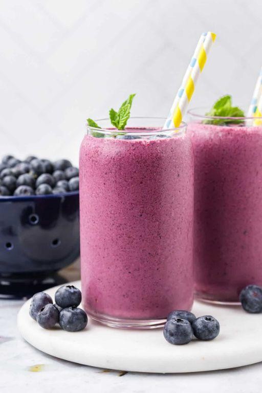 Blueberry Greek Yogurt Smoothie for Moms-to-Be