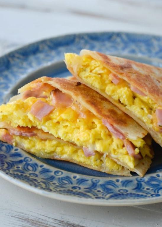 Breakfast Quesadilla with Ham and Cheese