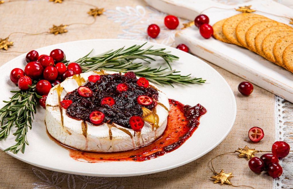 Brie and Cranberry Fondue