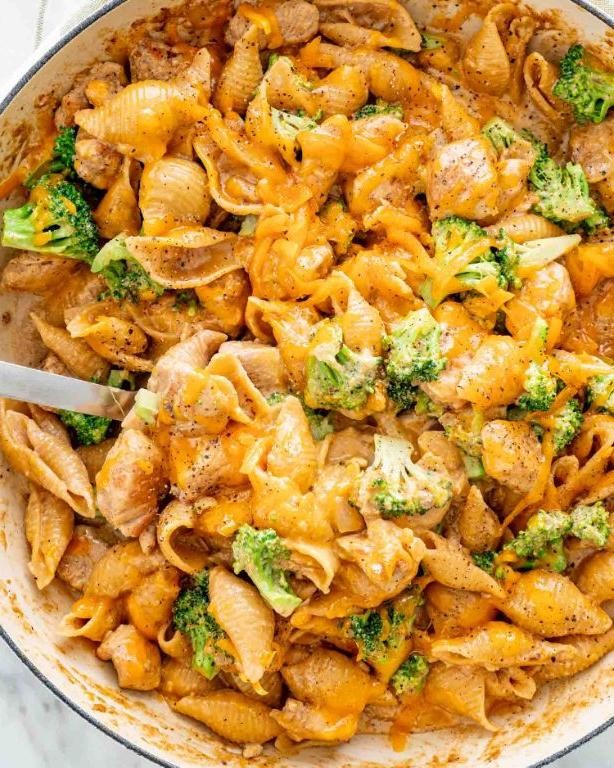 Broccoli Cheddar Shredded Chicken Pasta
