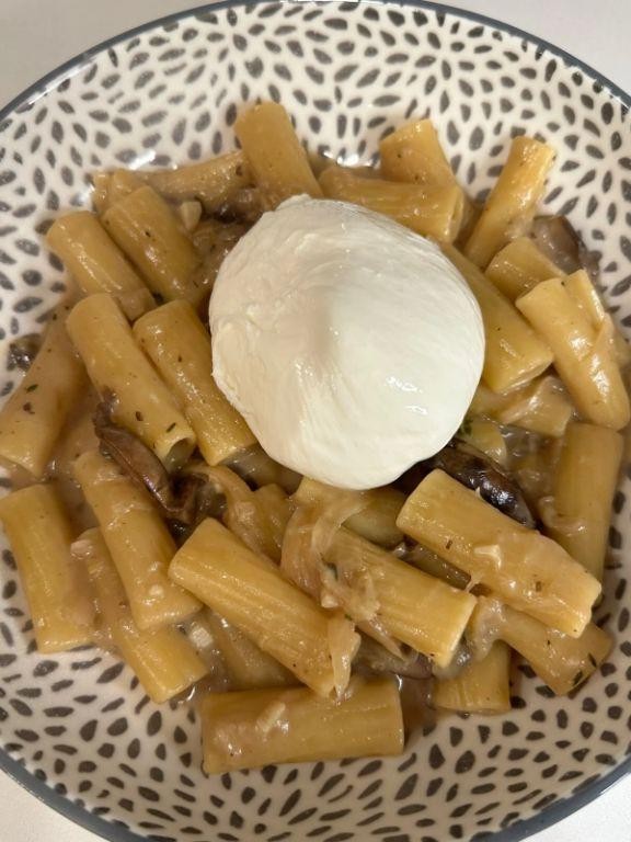 Burrata Pasta with Caramelized Onions and Thyme