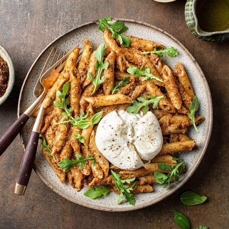 Burrata Pasta with Sun-Dried Tomatoes and Arugula
