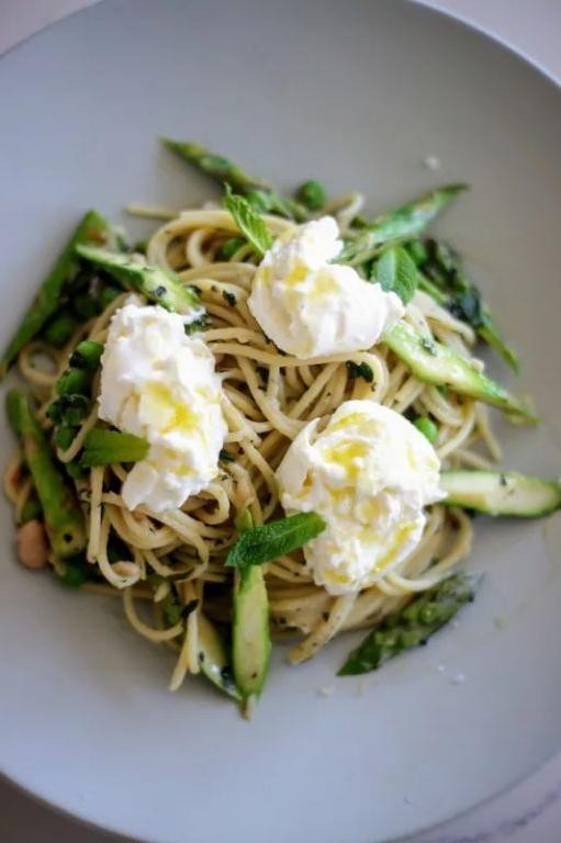 Burrata Pasta with Zucchini and Mint