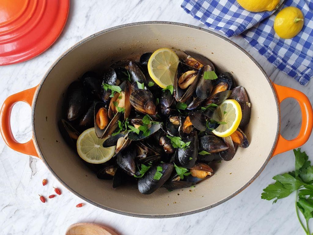Buzara (Mussels in Wine Sauce)