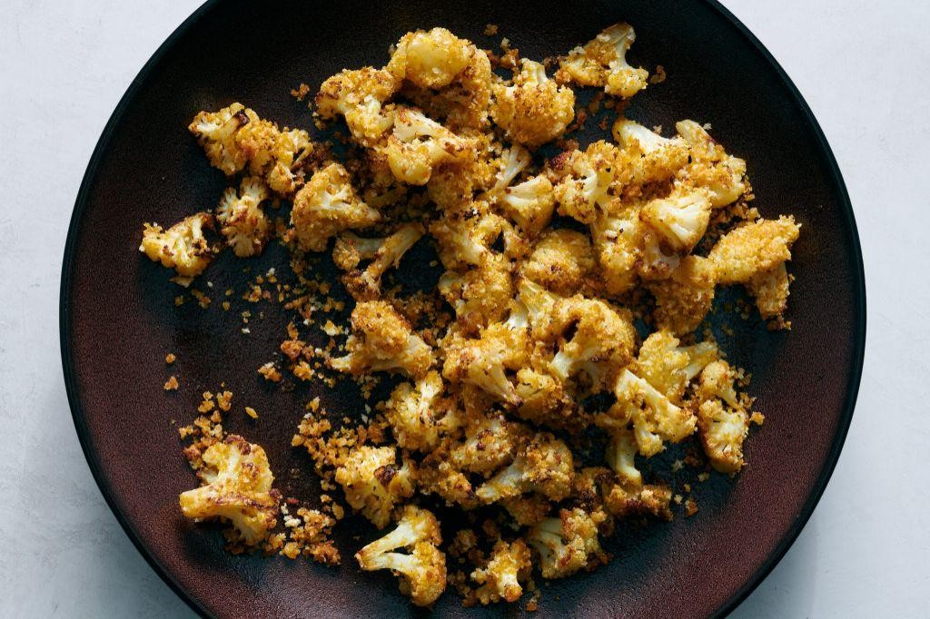 Cauliflower Popcorn with Nutritional Yeast