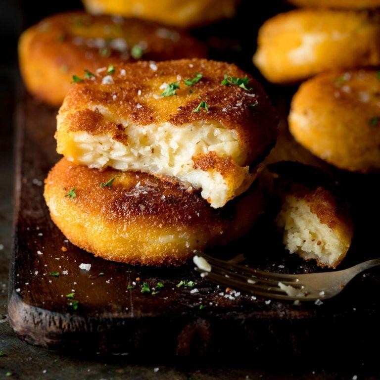 Cheesy Garlic Potato Cakes