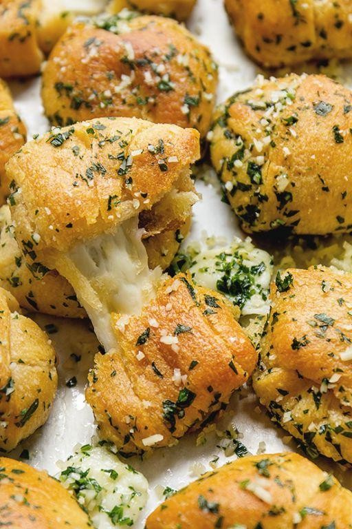 Cheesy Mozzarella Garlic Knots