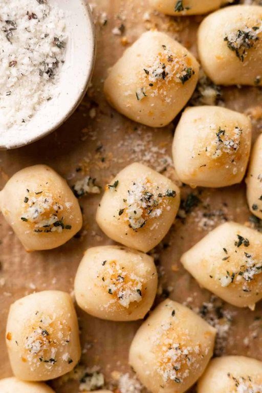 Cheesy Parmesan Lavosh Bites
