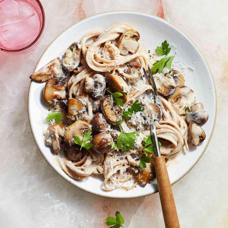 Chicken Linguine with Creamy Mushroom Sauce