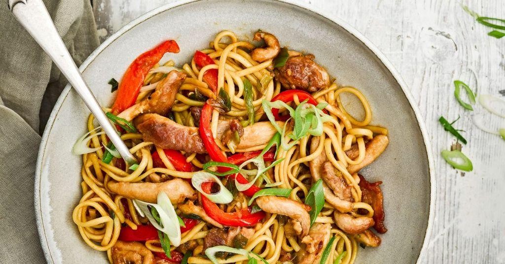 Chicken and Bell Pepper Stir-Fry Noodles