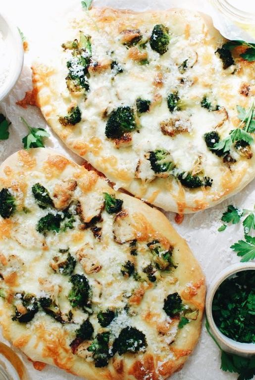 Chicken and Broccoli Pizza with White Sauce