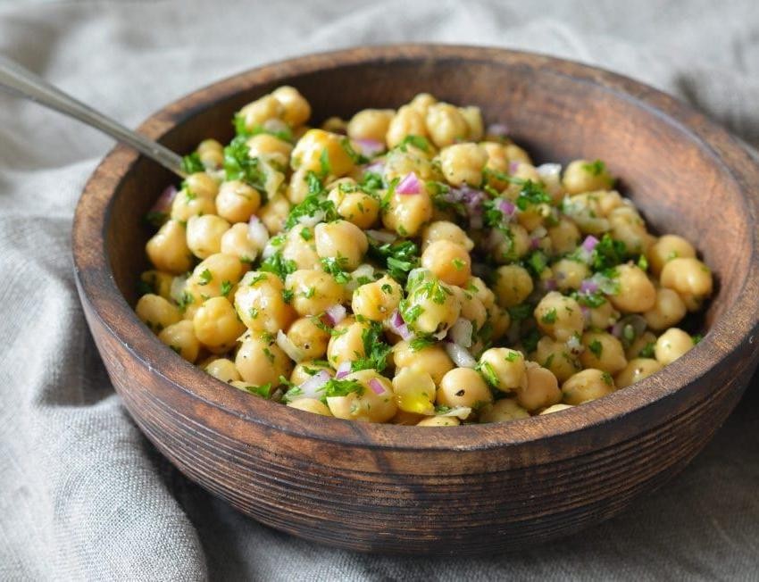 Chickpea Salad with Red Onion and Parsley