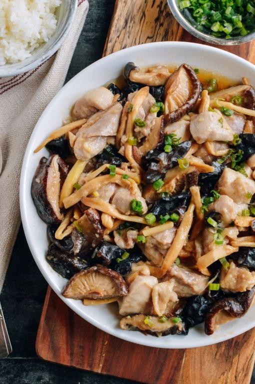 Chinese Steamed Chicken with Mushrooms