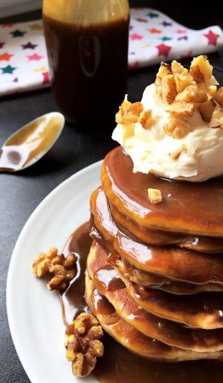 Christmas Pudding Pancakes with Caramel Sauce