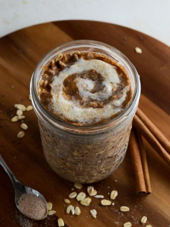 Cinnamon Roll Overnight Oats